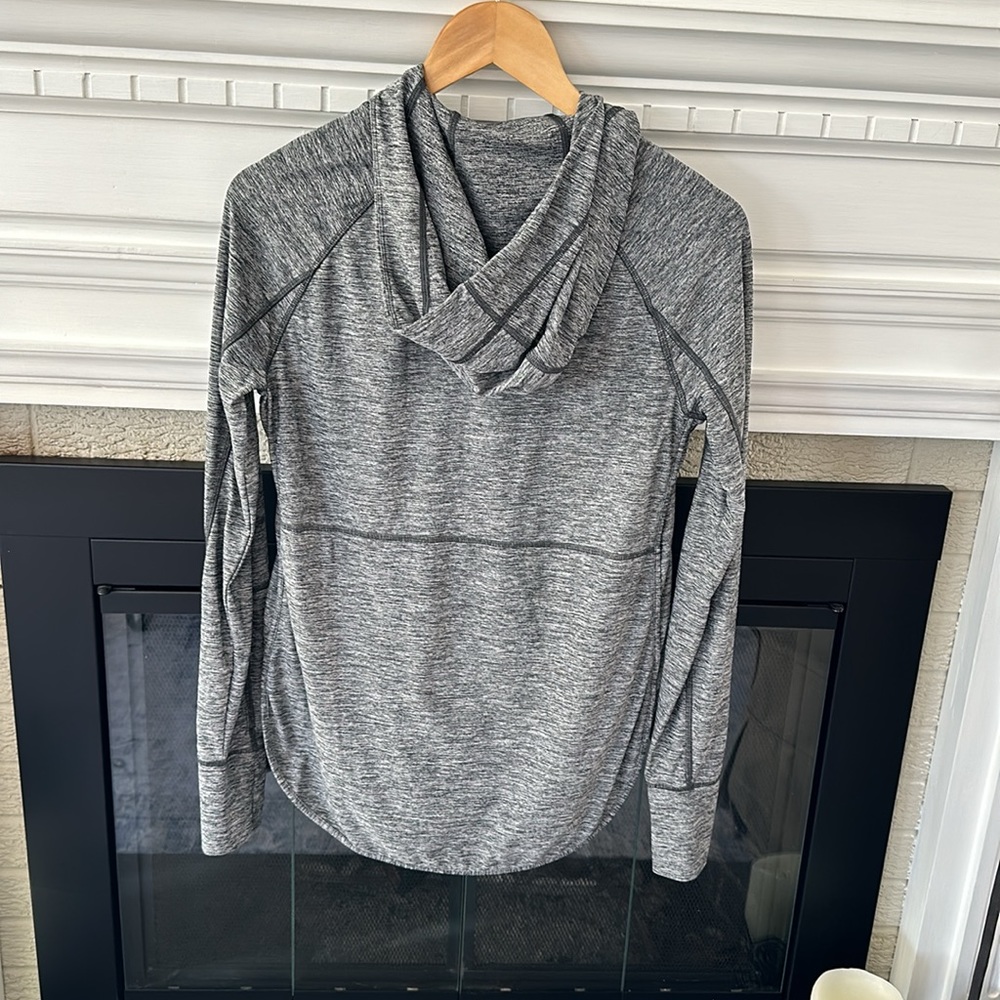 Athleta woman gray XS hooded spf top - Picture 3 of 4